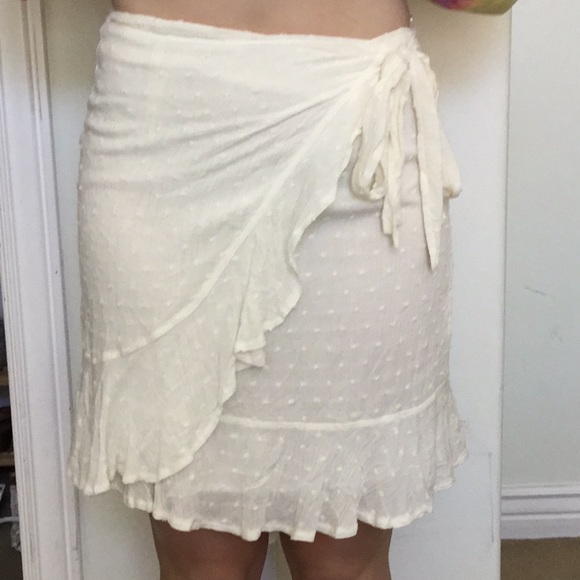 CUTE WRAP SKIRT - Picture 1 of 2